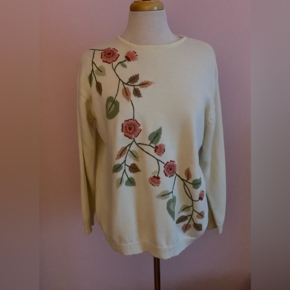 Jumper Sweaters - Vintage Cream Floral Embroidered Women's Sweater